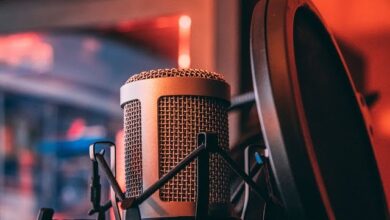 AI voice cloning is a cutting-edge technology that replicates human voices using artificial intelligence. By analyzing a speaker's speech patterns