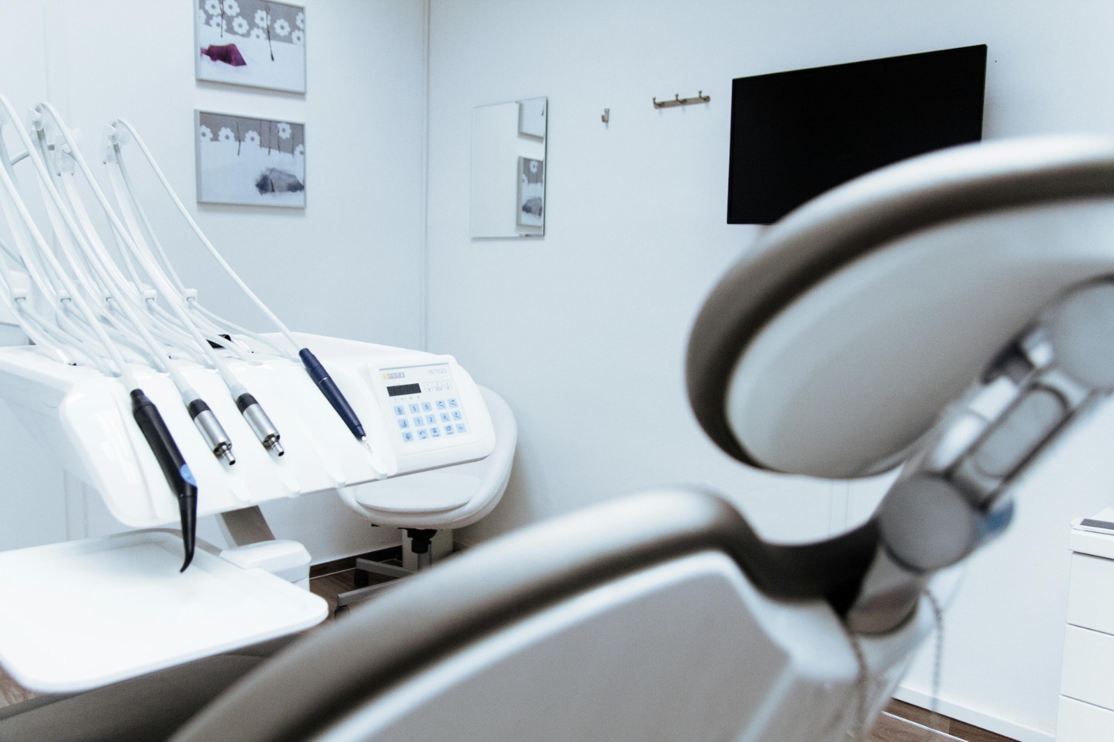 https://www.sumosearch.us/a-guide-to-restorative-and-cosmetic-dental-options/